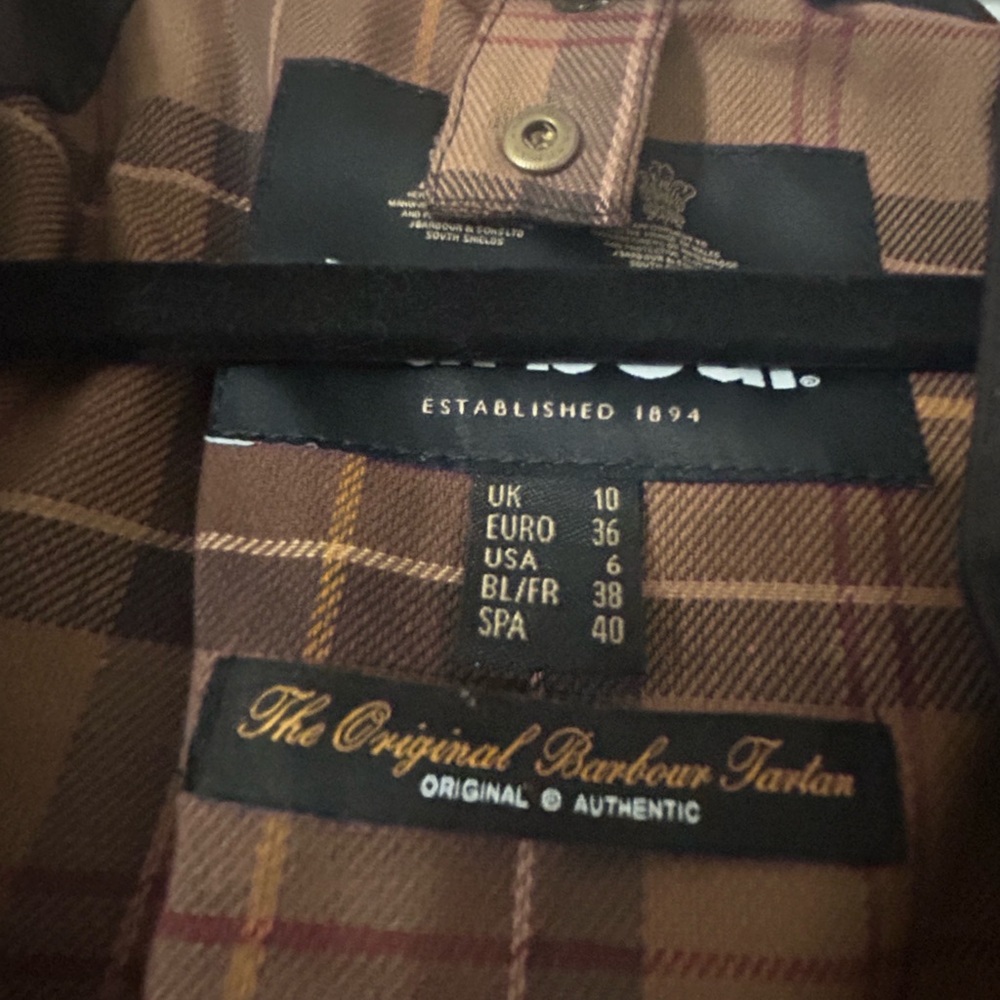 Barbour beadnell wax jacket with hood - Picture 5 of 5